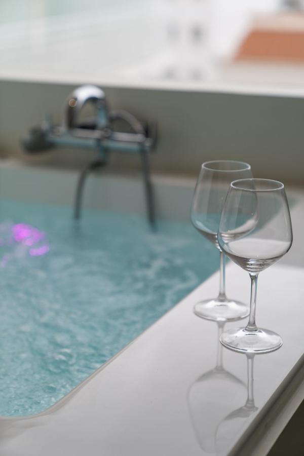 Dema Luxury Suites - Perikleous E8 Атина Екстериор снимка